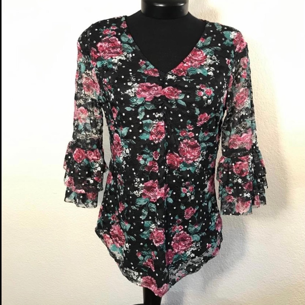 No Boundaries Women’s Blouse